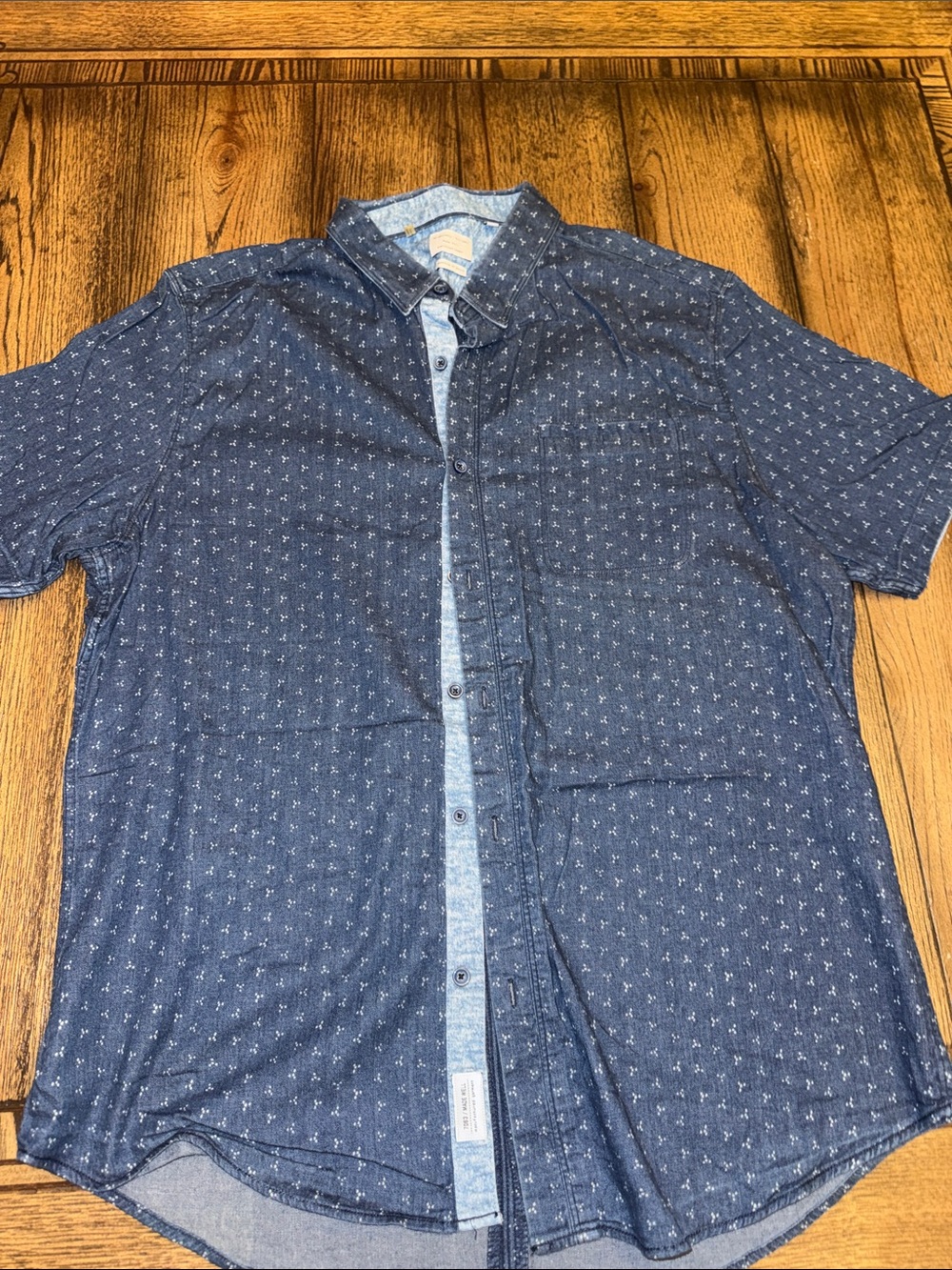 7 Diamonds Short-Sleeve Button-Down Shirt in Navy Blue Micro Print